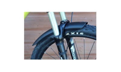 Blatník Mucky Nutz MudGuard přední