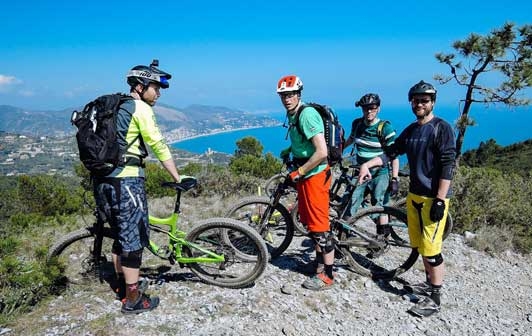 Ježdění v okolí Finale Ligure